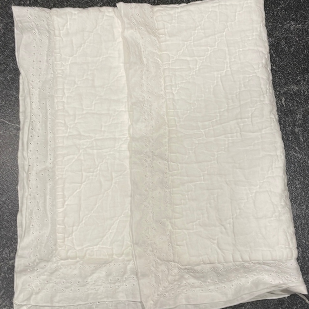 Pottery Barn Kids Linen White Crib Quilt